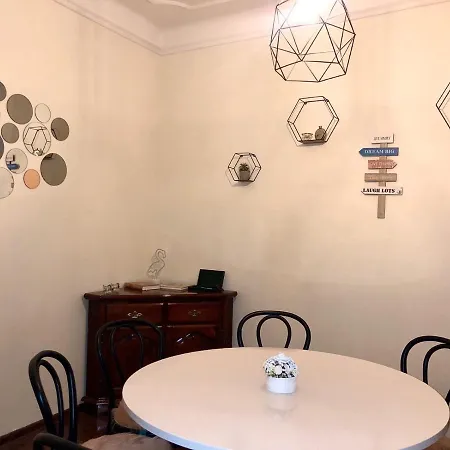 アパート 1br Flat In Heart Of With Panoramic View ベオグラード